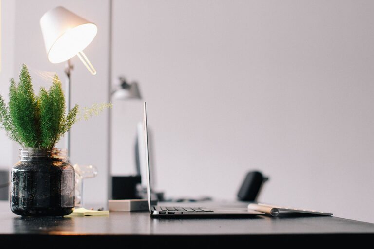 Simple Tips for Creating an Inviting and Productive Home Office Space